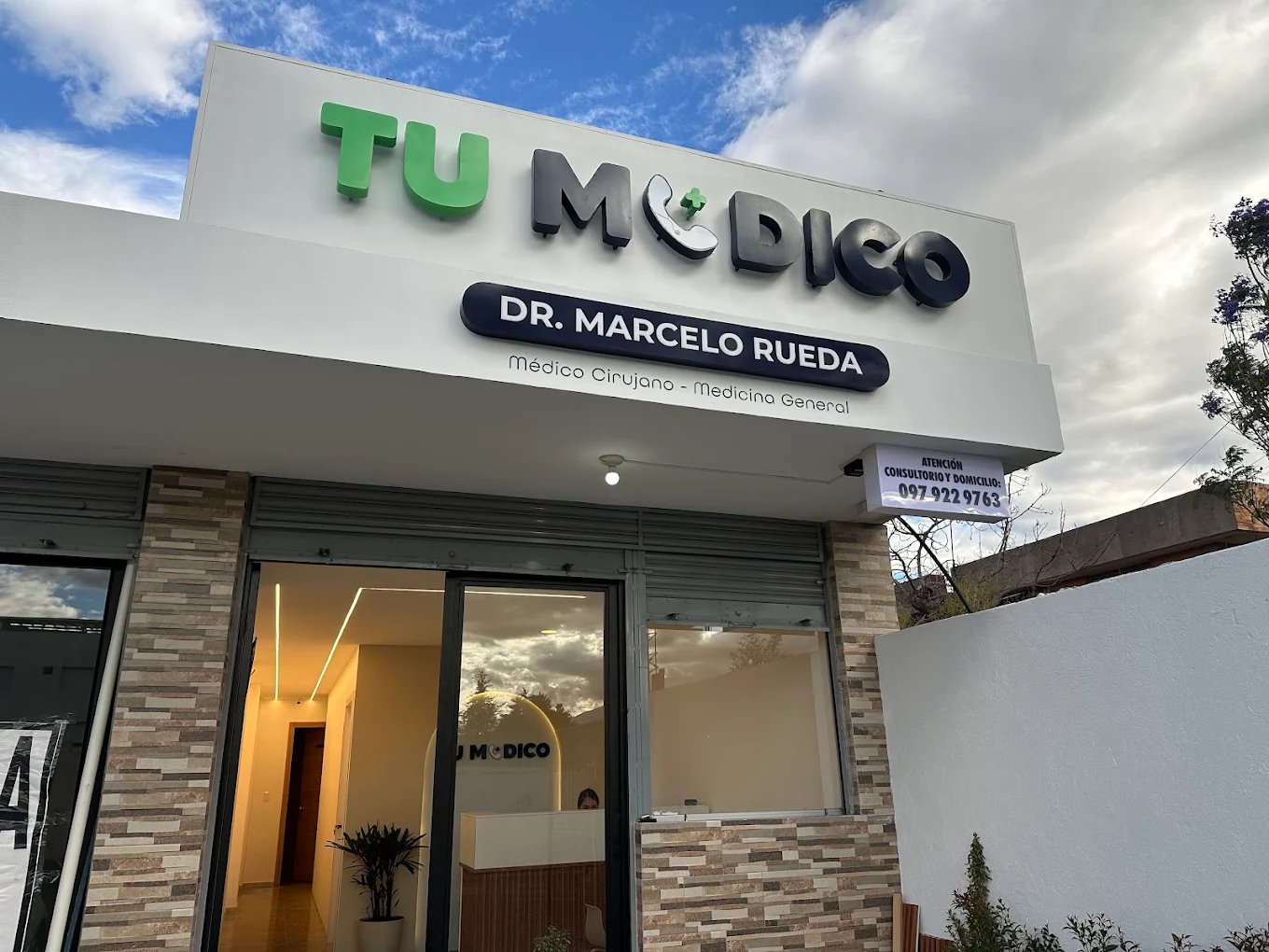 Fachada del consultorio Tu Médico, Dr. Marcelo Rueda